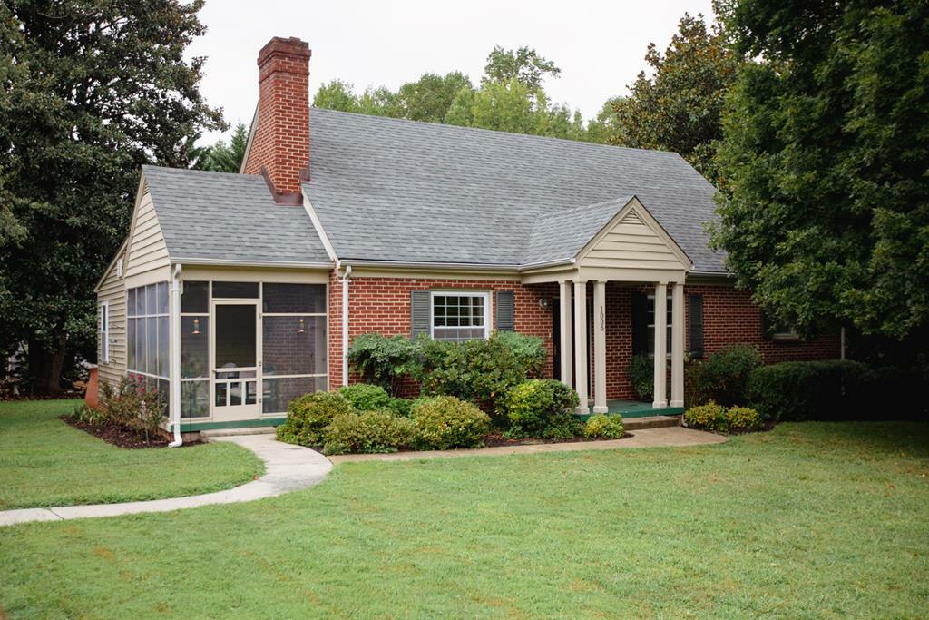 Property Photo:  1005 Fourth Ave  VA 23901 