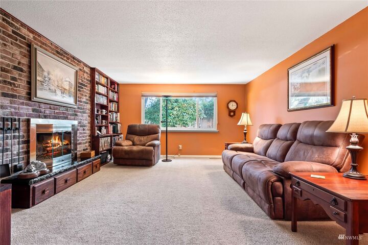 Property Photo: 124 Candlewyck Drive W WA 98499