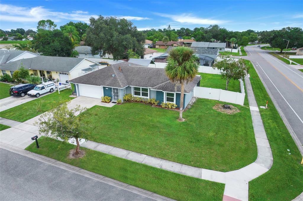 Property Photo: 12131 Medan Court FL 32837