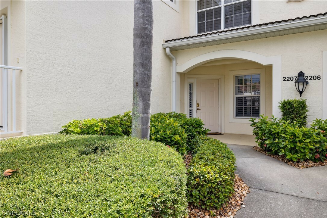 Property Photo: 10113 Colonial Country Club Boulevard 2207 FL 33913