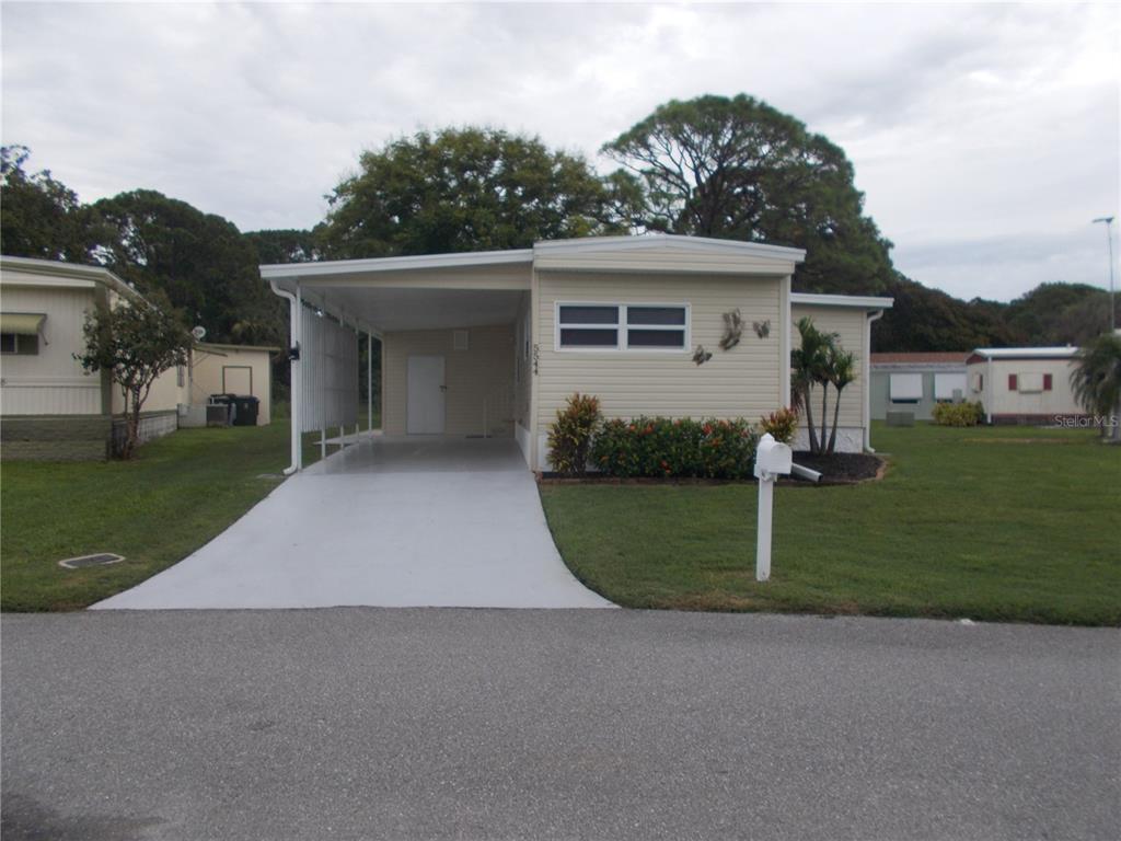 Property Photo: 5544 Holiday Park Boulevard FL 34287