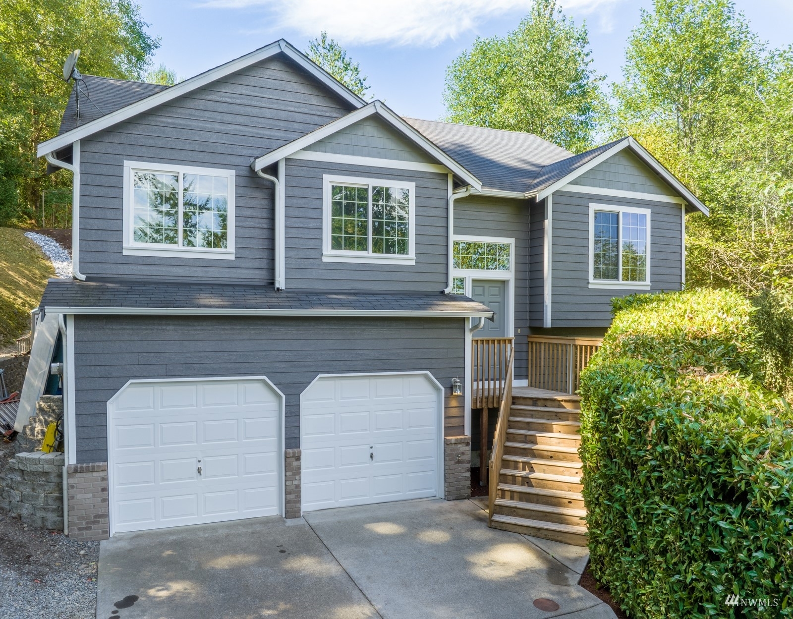 Property Photo:  14938 Woodland Avenue E  WA 98375 