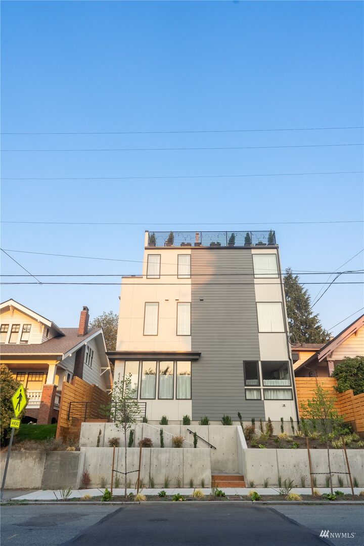 Property Photo:  4320 A Wallingford Avenue N  WA 98103 