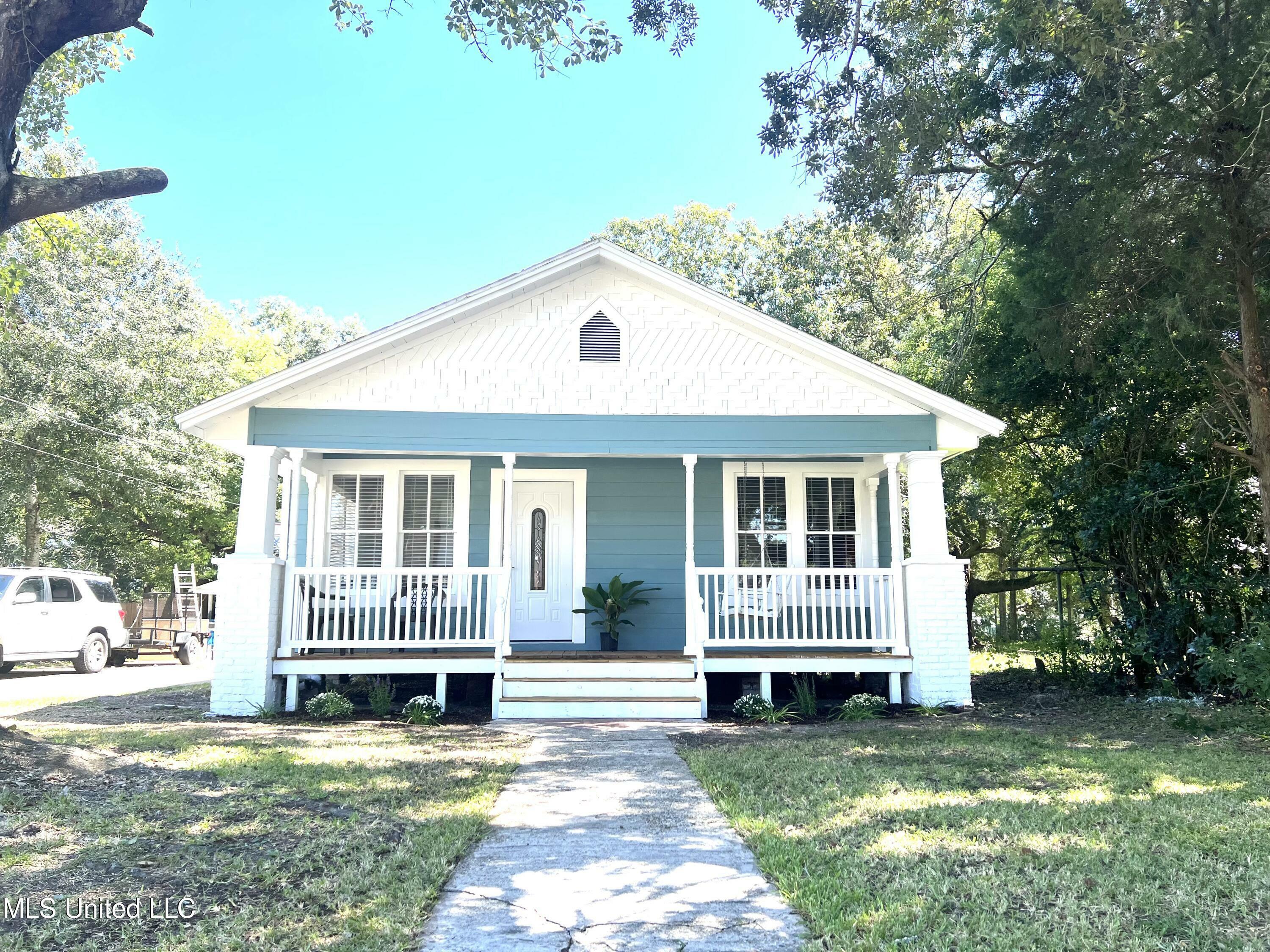 Property Photo:  4008 Pascagoula Street  MS 39567 