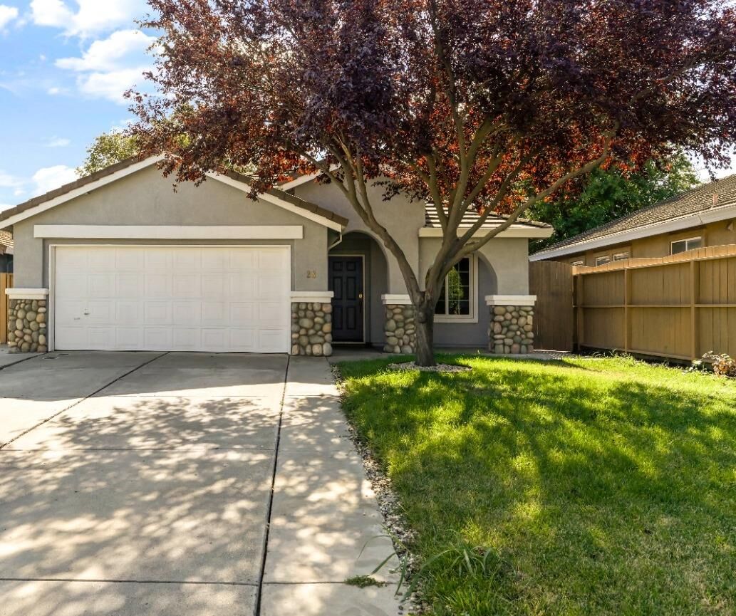 Property Photo:  28 Shady Arbor Court  CA 95833 