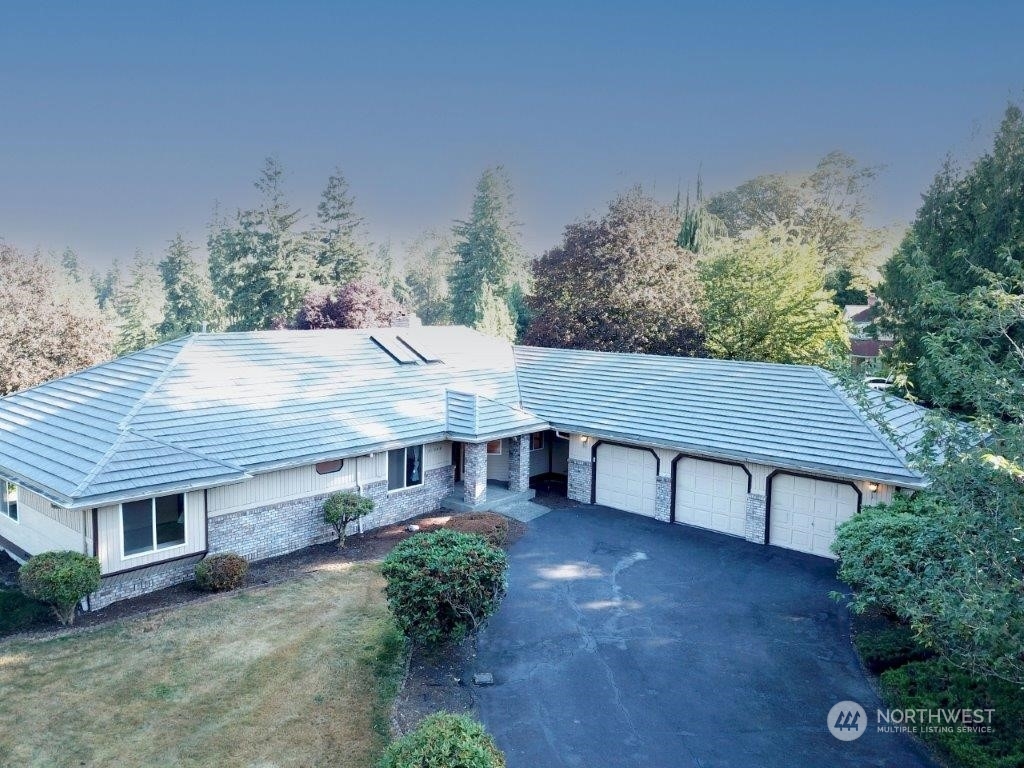 Property Photo:  21908 SE 234th Avenue SE  WA 98038 