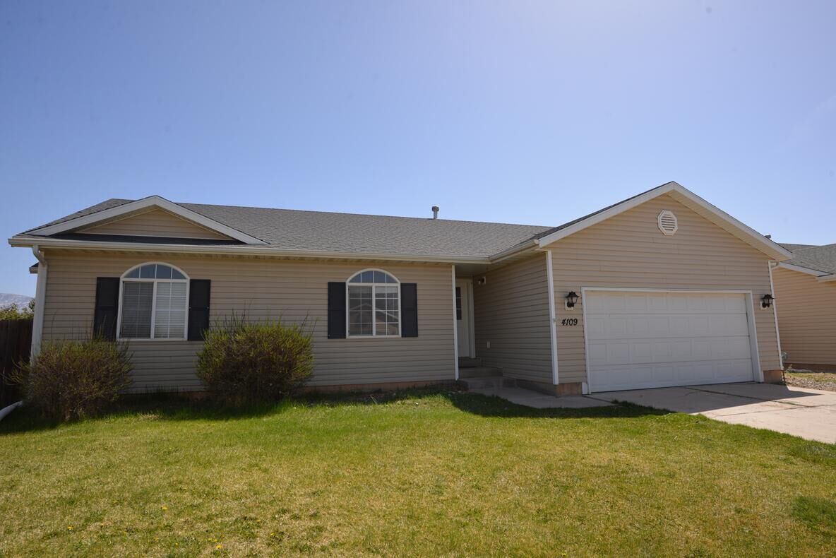 Property Photo:  4109 W 250 N  UT 84720