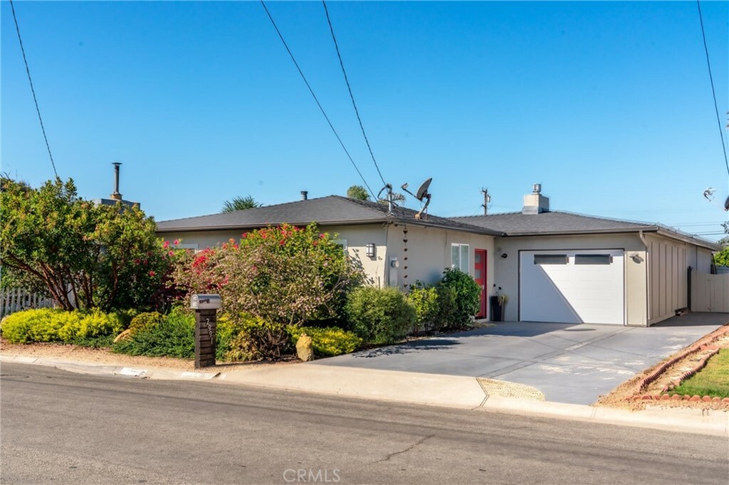 Property Photo:  2991 Sandalwood Avenue  CA 93442 