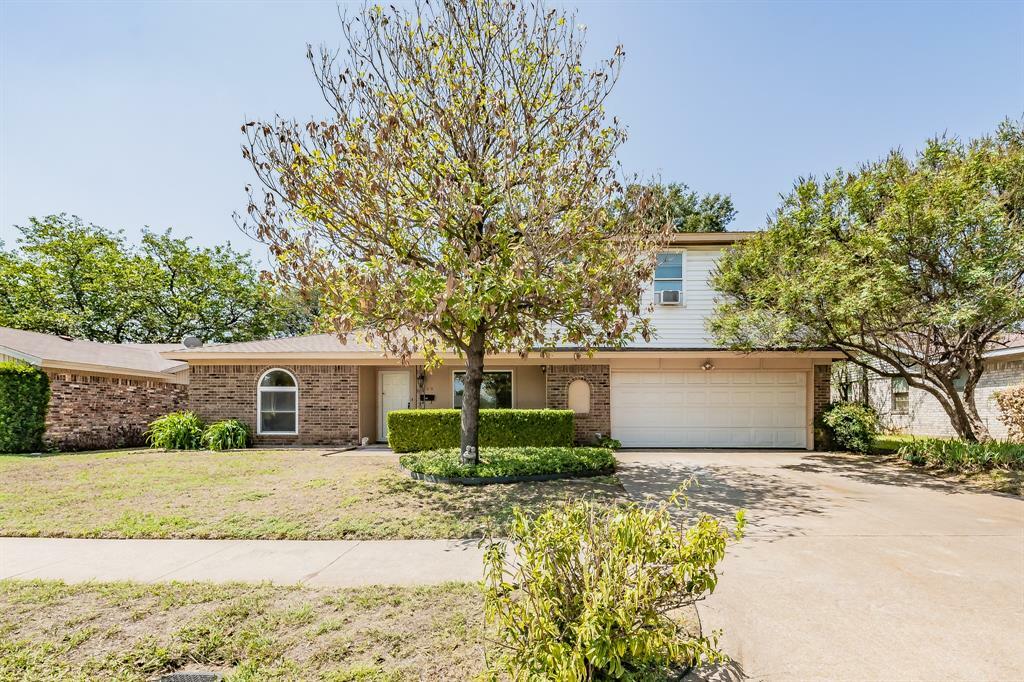 Property Photo:  800 Opal Street  TX 76179 