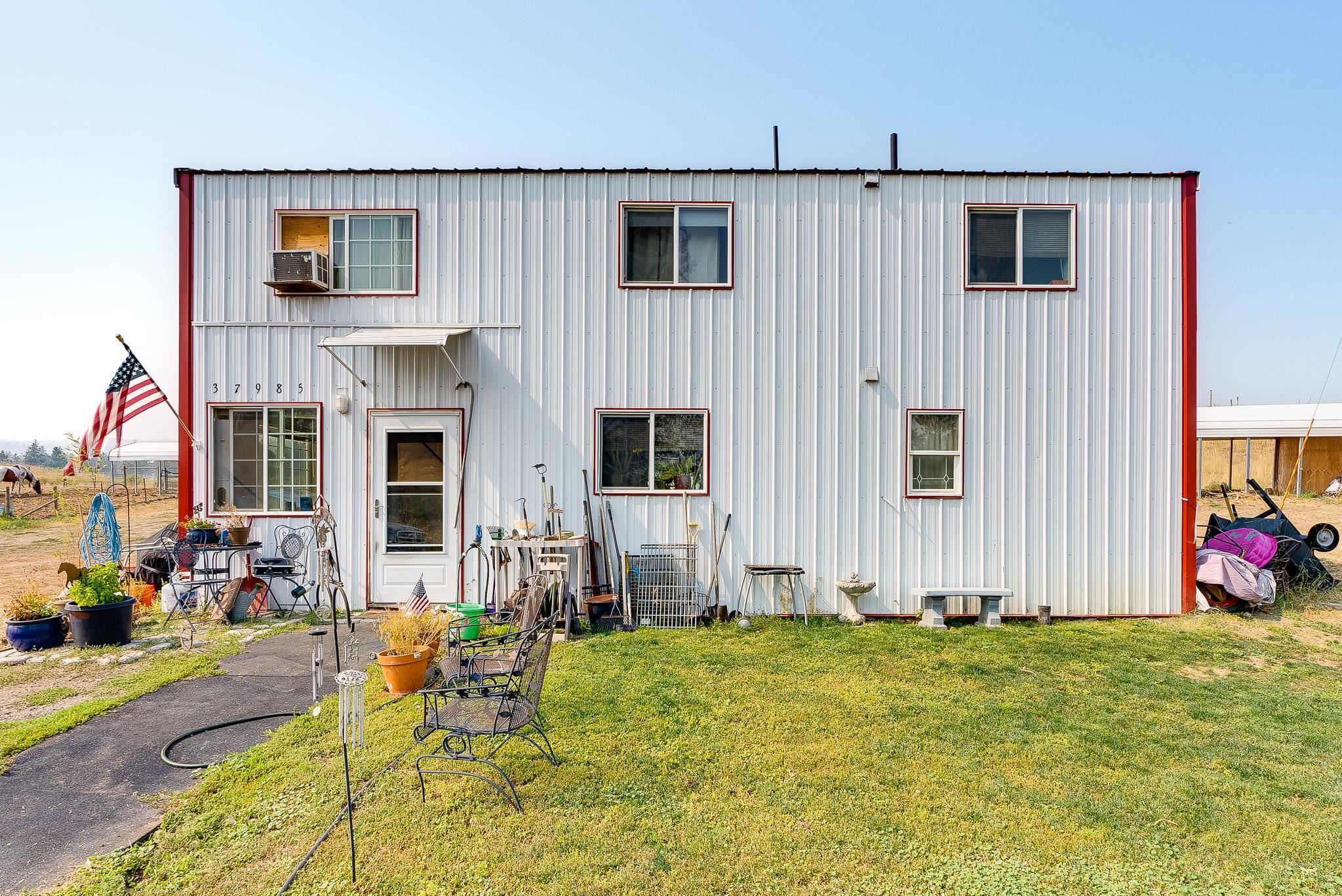Property Photo:  37985 Cayuse Cove E Rd  WA 99122 