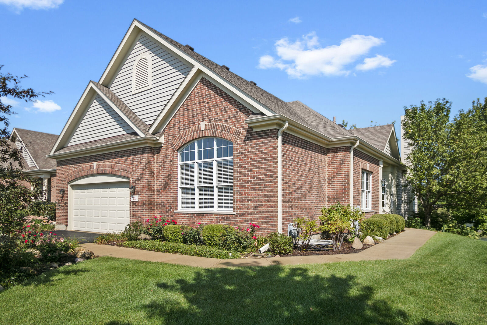 Property Photo:  11 Sugar Maple Court  IL 60156 