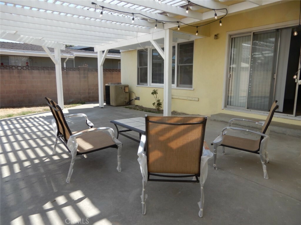 Property Photo:  526 S Dustin Place  CA 92806 