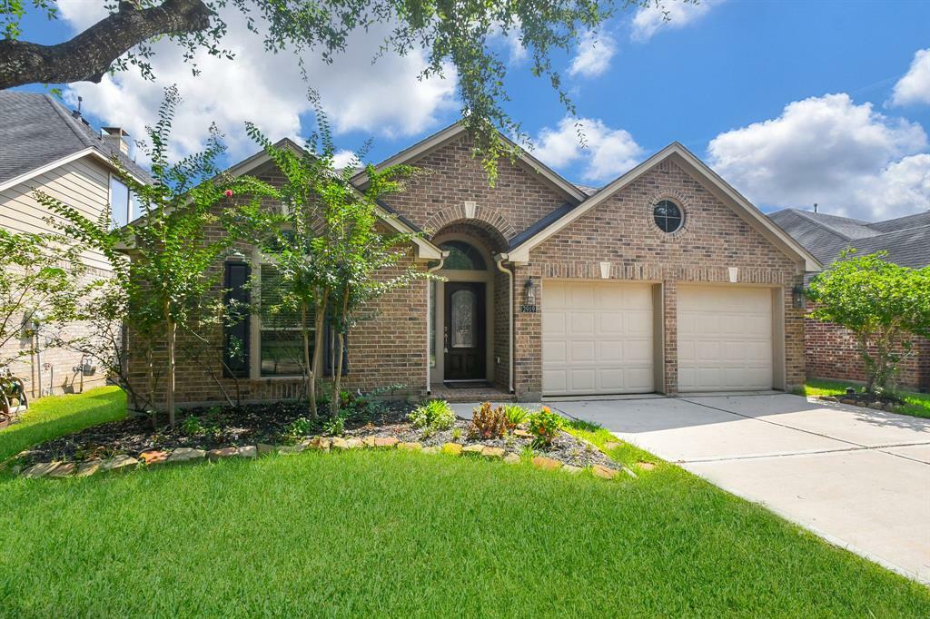 Property Photo:  2919 Chalet Knolls Lane  TX 77494 