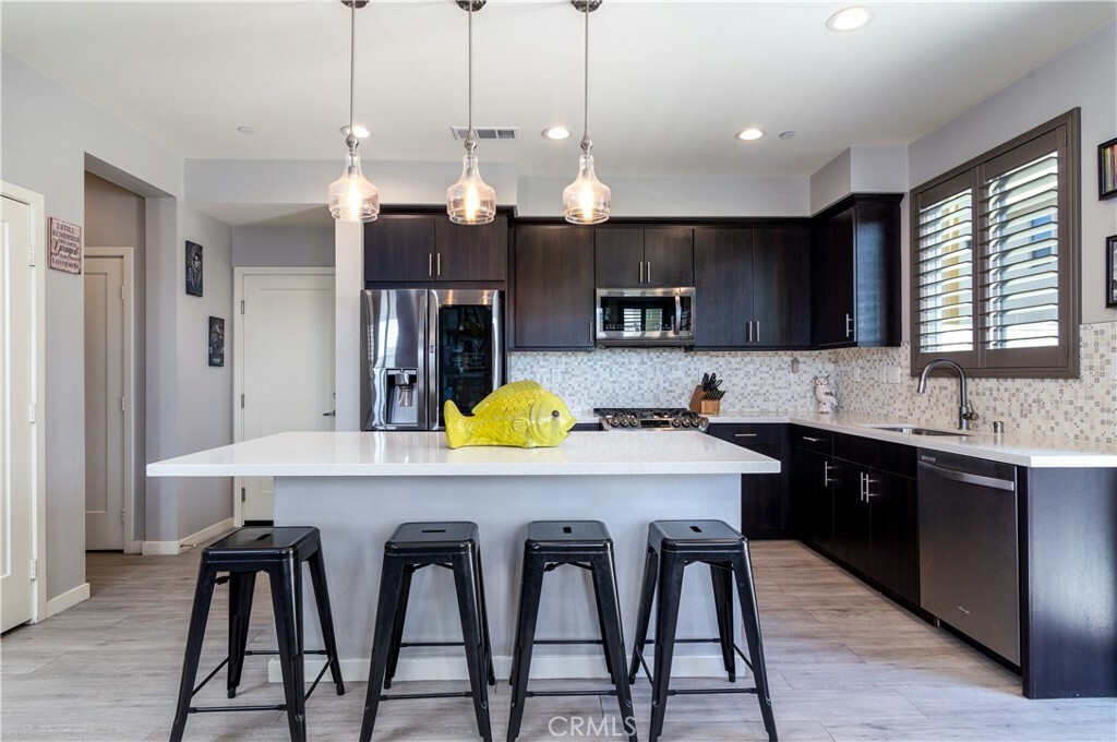 Property Photo: 2048 Foxtrot 1 CA 91915