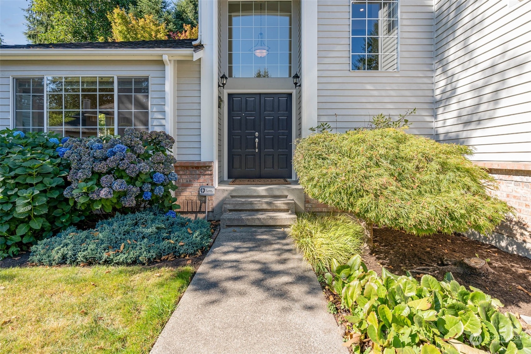 Property Photo:  14010 Cascade Drive SE  WA 98296 