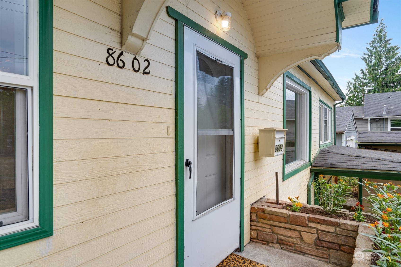 Property Photo:  8602 Renton Avenue S  WA 98118 