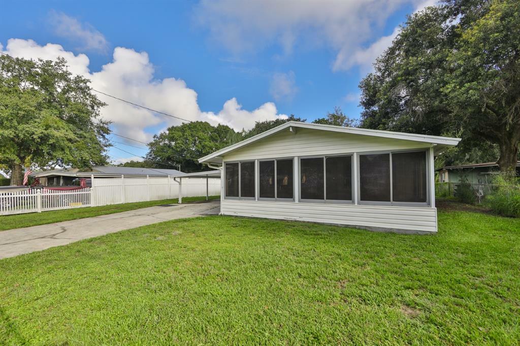 Property Photo:  131 7th Terrace Wahneta Way W  FL 33880 