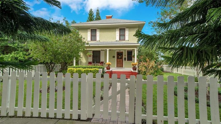 Property Photo: 600 S Elm Avenue FL 32771