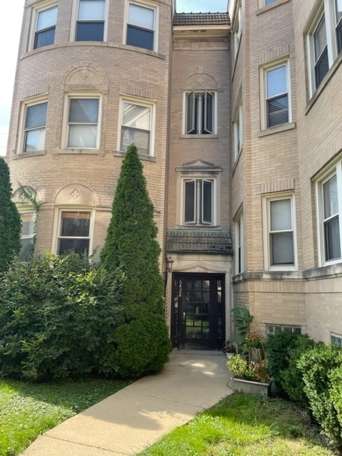 Property Photo: 6428 N Francisco Avenue 3A IL 60645