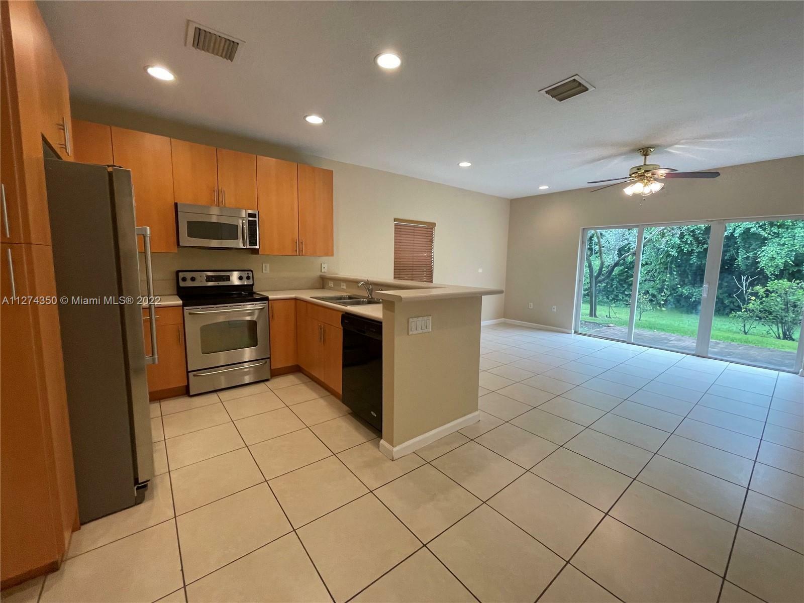 Property Photo:  2511 NW 31st Court  FL 33309 