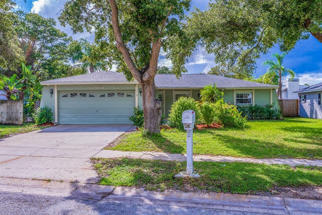 Property Photo: 12004 72nd Way N FL 33773