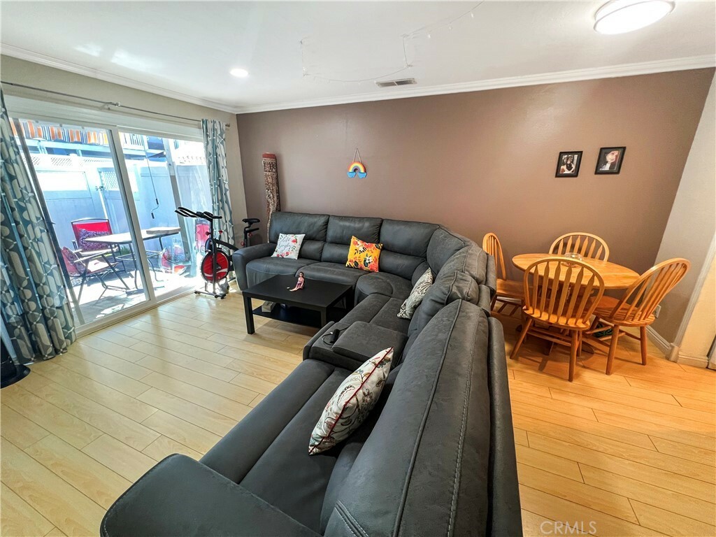 Property Photo:  27 Briarwood Lane 70  CA 92656 