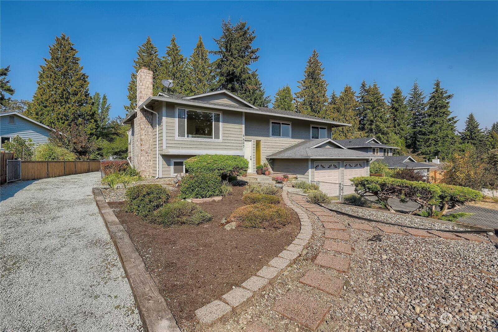 Property Photo:  6607 192nd Place SW  WA 98036 