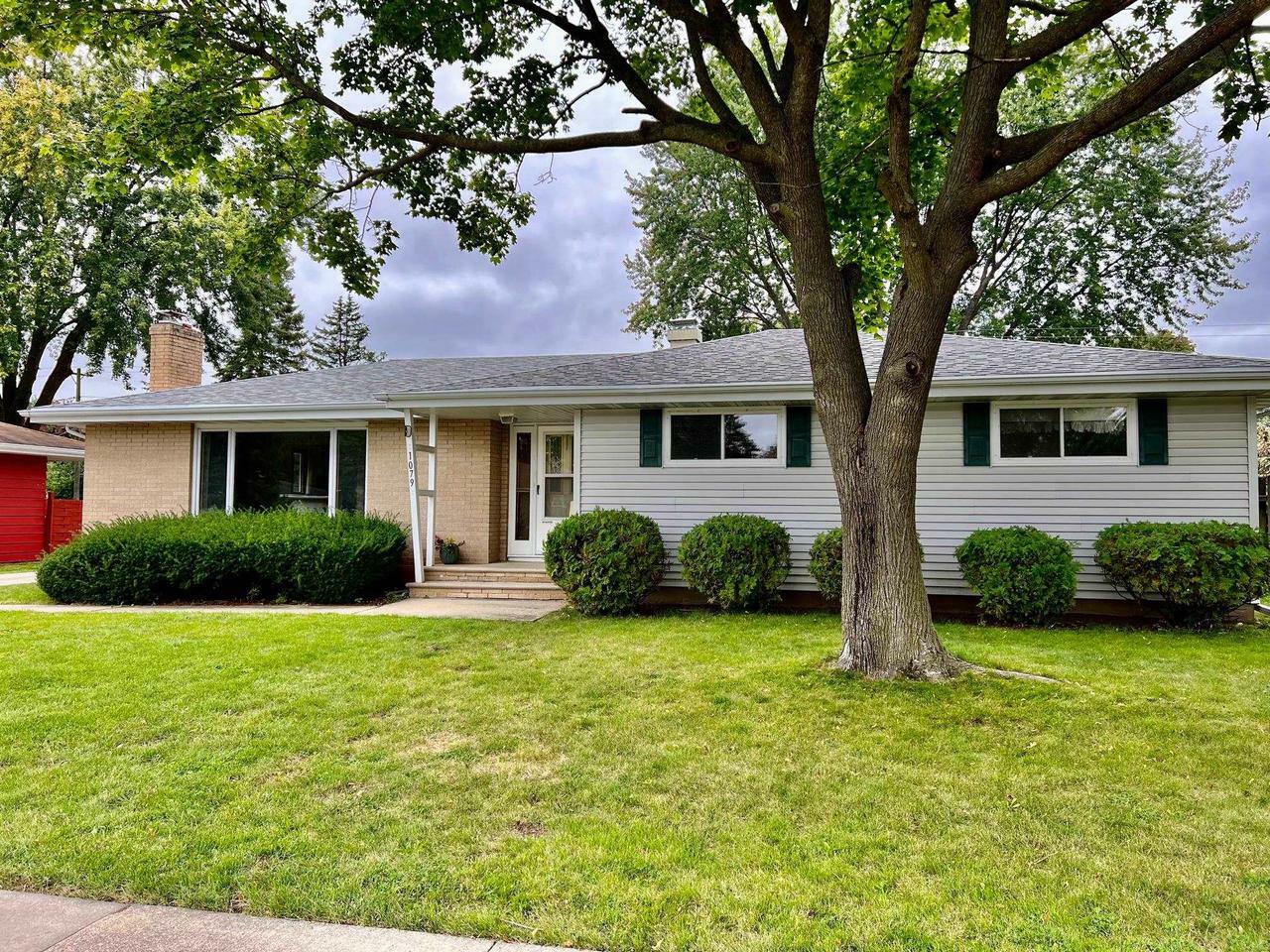 Property Photo: 1079 Meadow Lane WI 54956