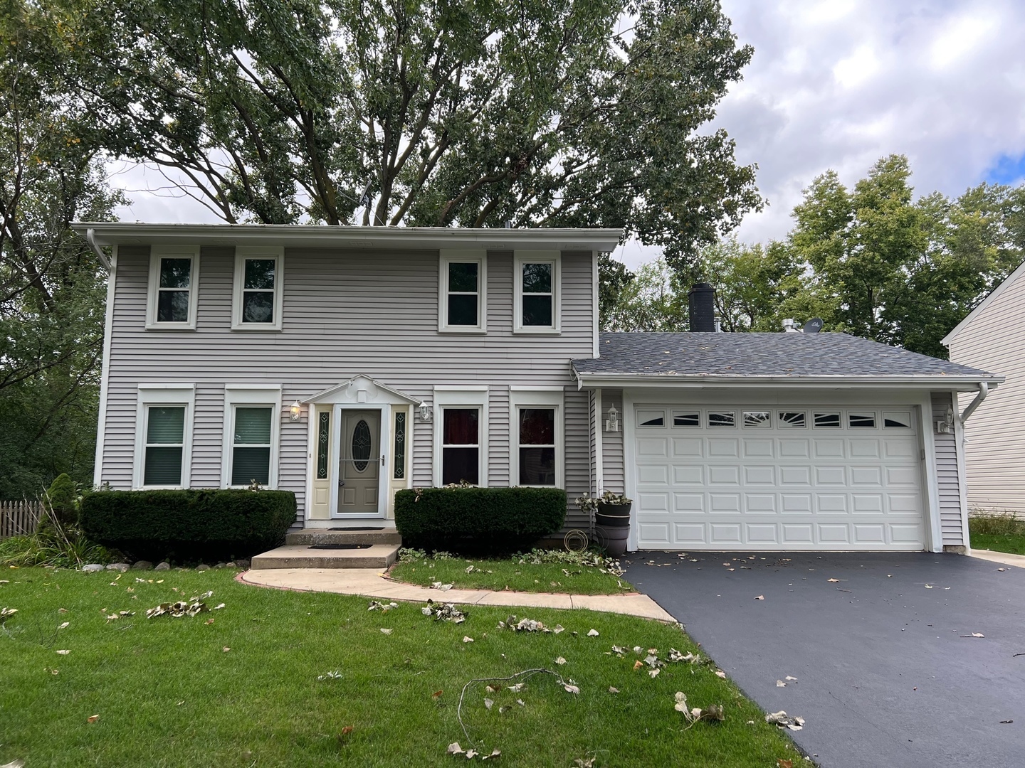 Property Photo: 926 Aspen Drive IL 60148