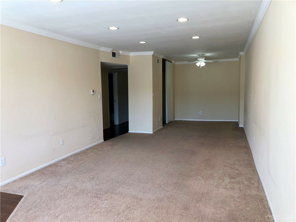 Property Photo: 5412 Lindley Ave 313 CA 91316