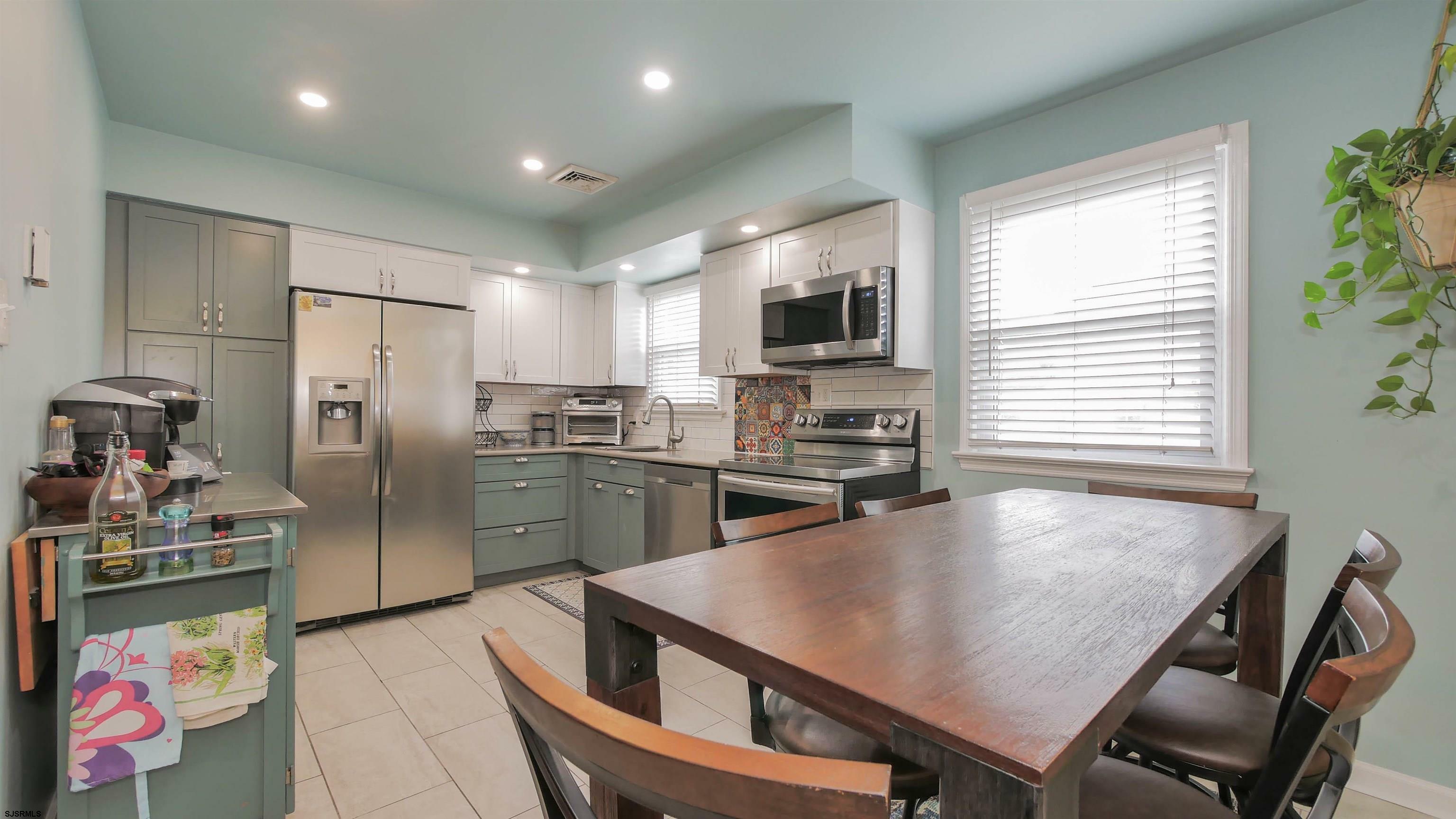 Property Photo: 606 N Surrey Ave NJ 08406