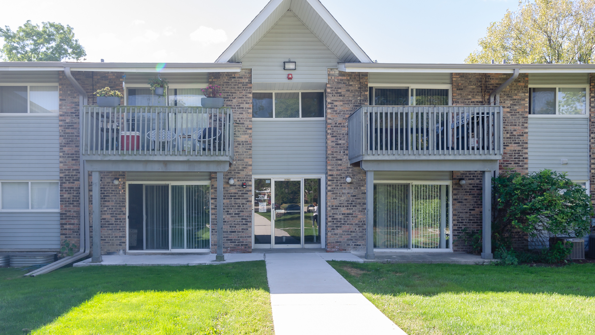 Property Photo: 16W477 Mockingbird Lane 205 IL 60527