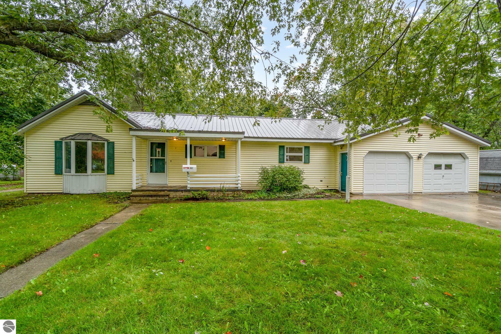 Property Photo:  507 N Adams Street  MI 48858 