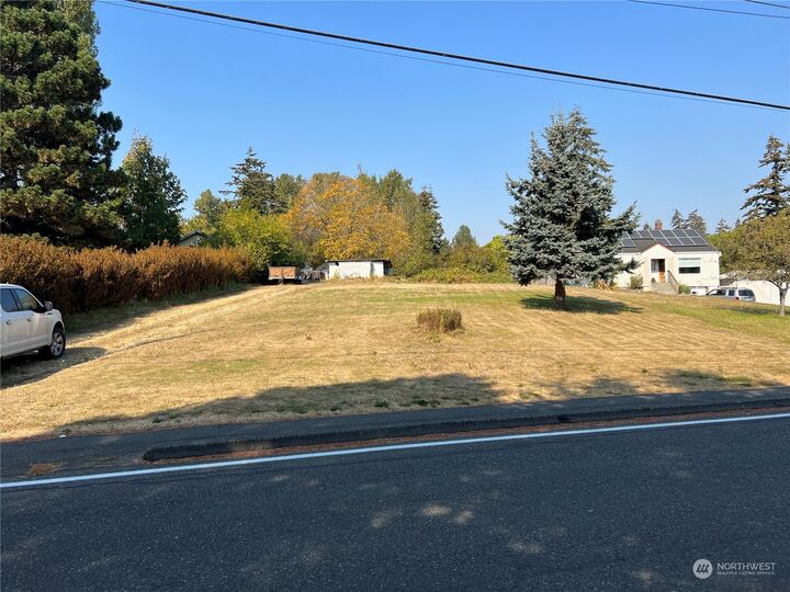 Property Photo:  3108 Birchwood Avenue  WA 98225 