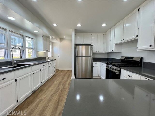 Property Photo:  406 Agate Street  CA 92651 
