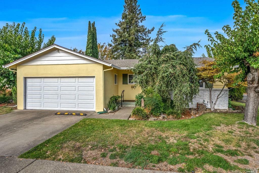 Property Photo:  421 Surrey Drive  CA 95401 