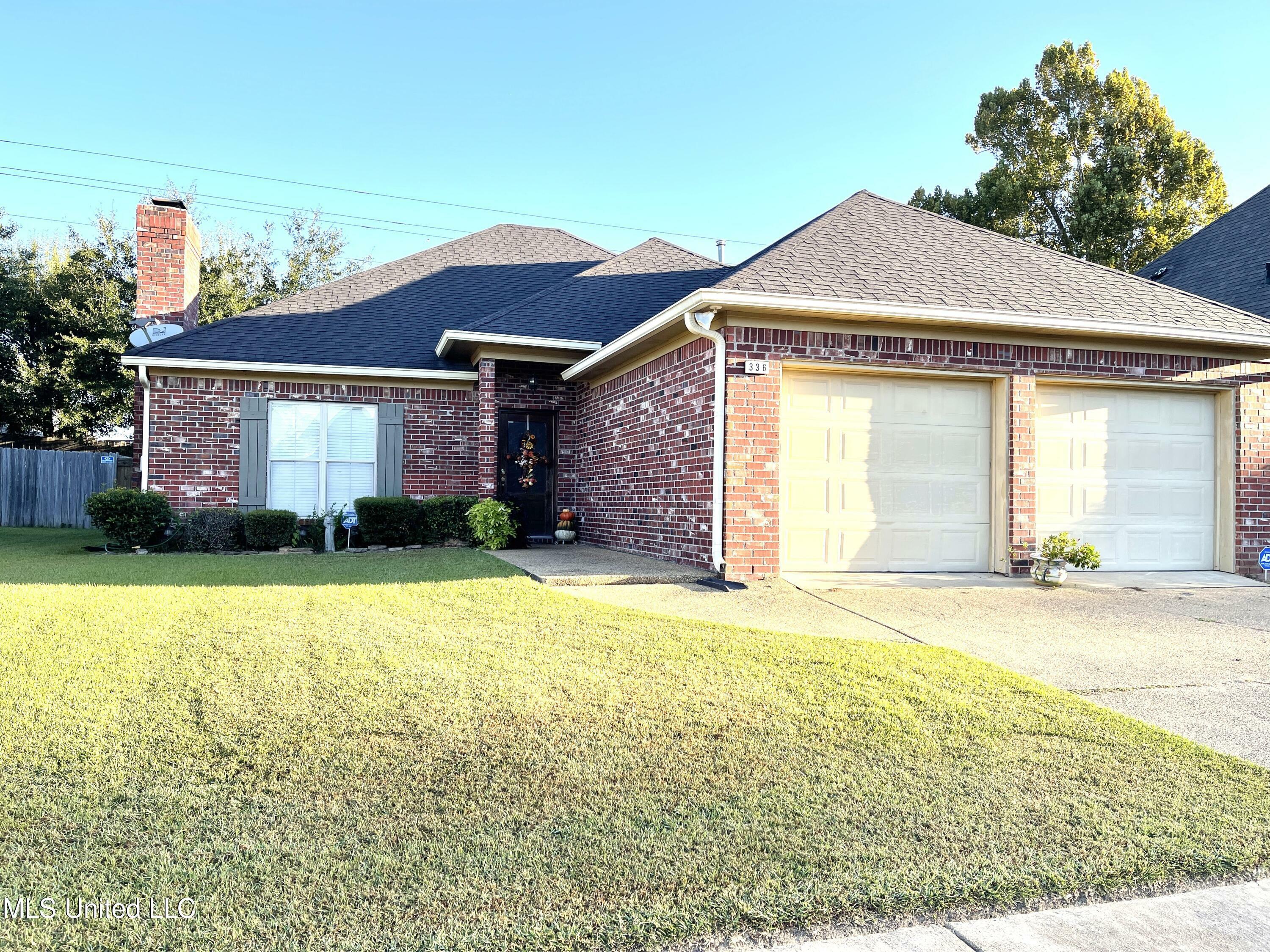 Property Photo:  336 Greengate Circle  MS 39042 