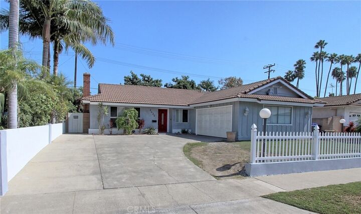 Property Photo: 2425 S Poplar Street CA 92704