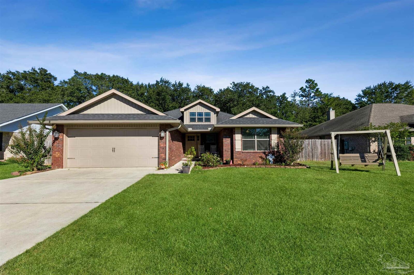 Property Photo: 5611 Tucker Cir FL 32571