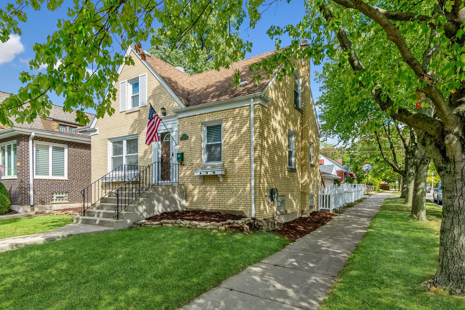 Property Photo: 11165 S Campbell Avenue IL 60655