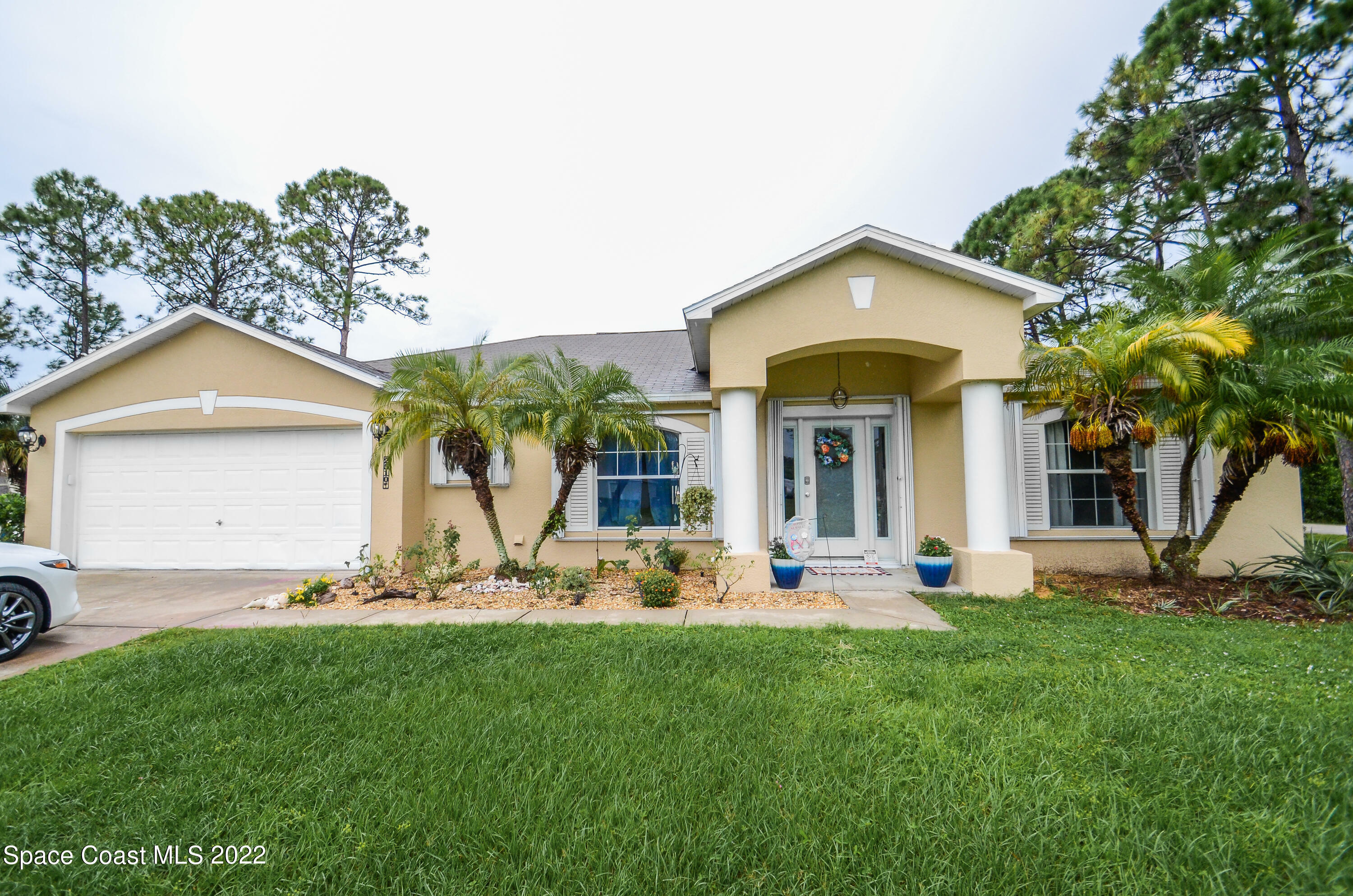 Property Photo:  2510 Palomar Avenue SE  FL 32909 