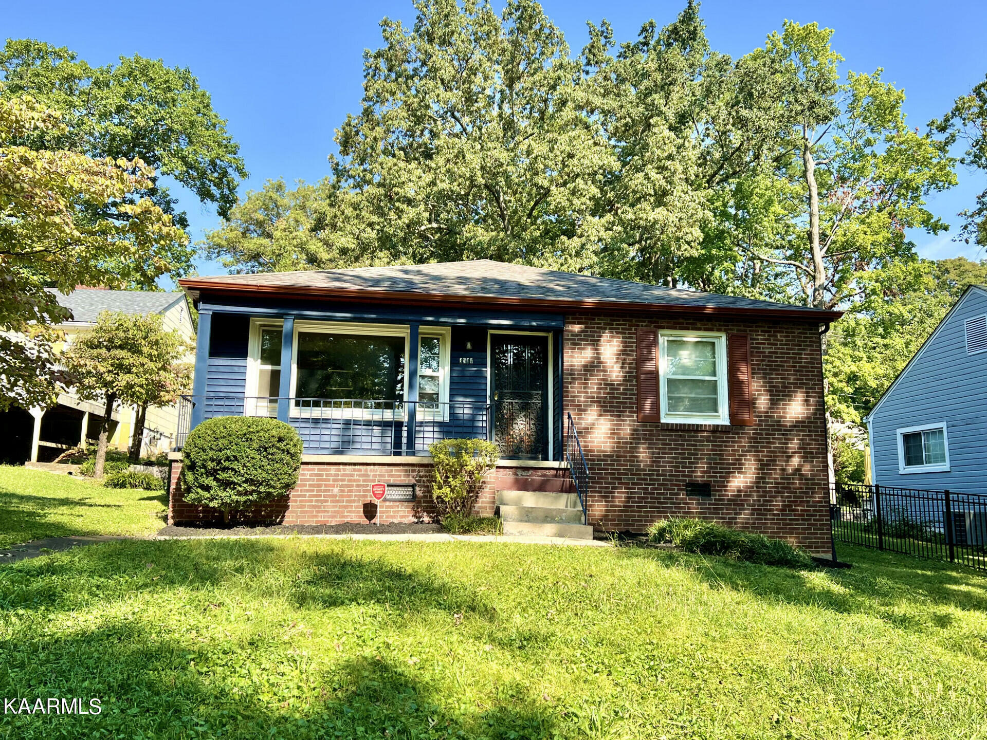 Property Photo:  3307 Fountain Park Blvd  TN 37917 