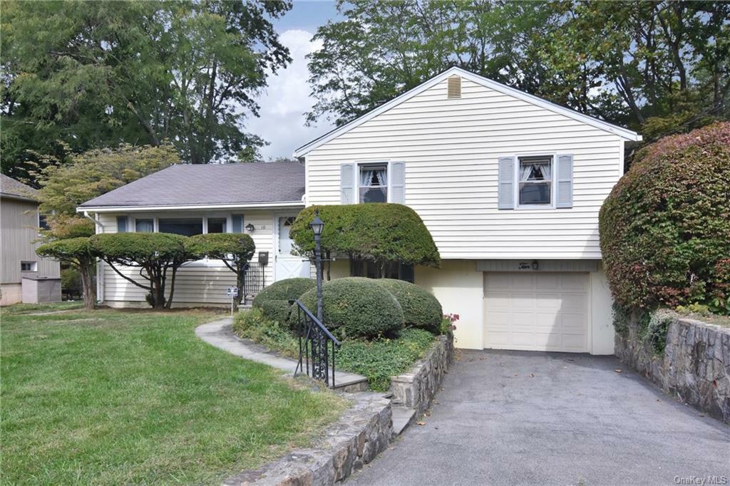 Property Photo:  10 Northway  NY 10530 