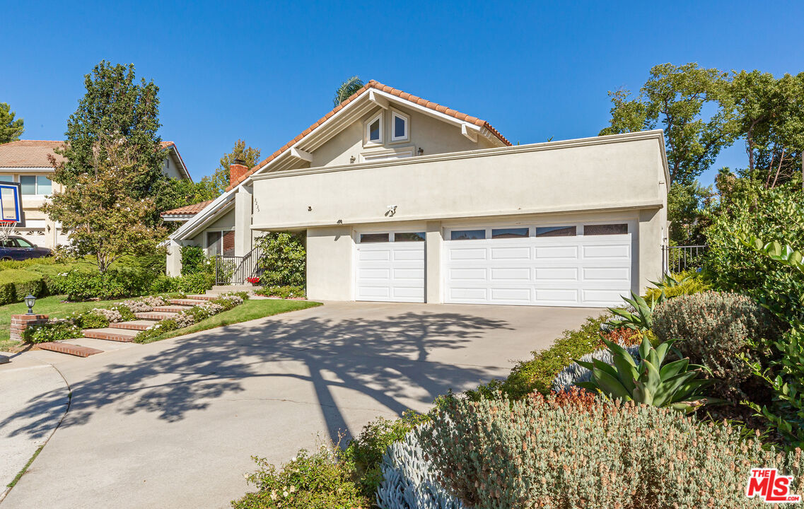 Property Photo:  3233   Sawtooth Ct  CA 91362 