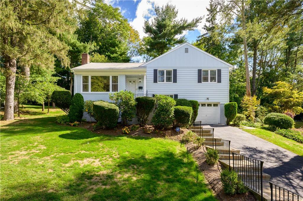 Property Photo:  9 Pine Ridge Road  NY 10573 