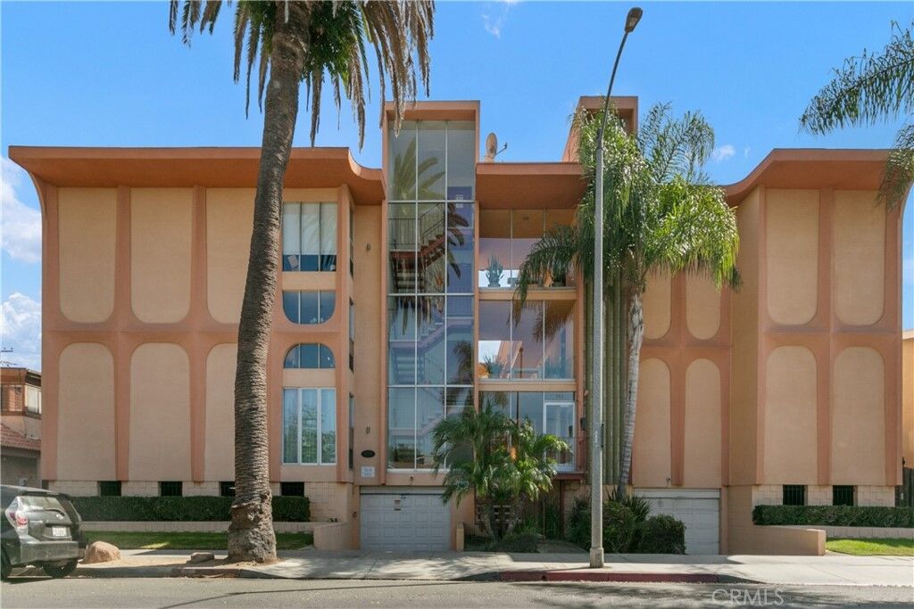 Property Photo:  382 Coronado Avenue 207A  CA 90814 
