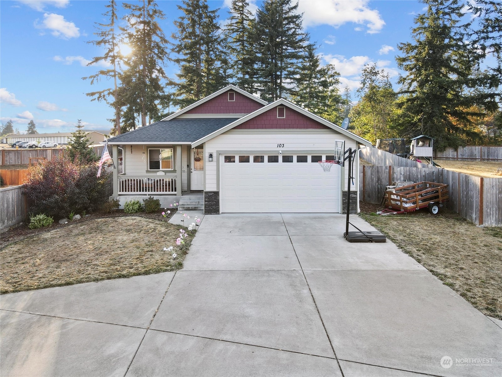 Property Photo:  103 Oak Court SE  WA 98576 