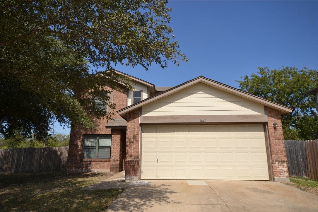 Property Photo: 3649 Texana Loop TX 78665