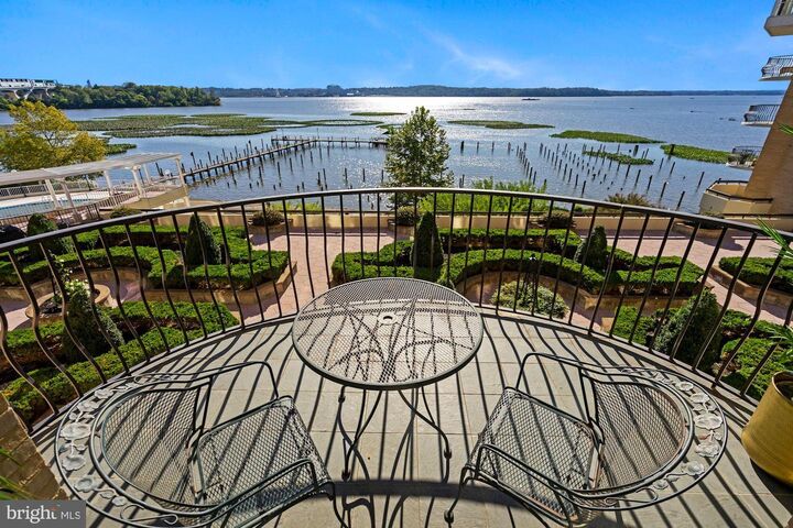 1250 S Washington Street S 303  Alexandria VA 22314 photo