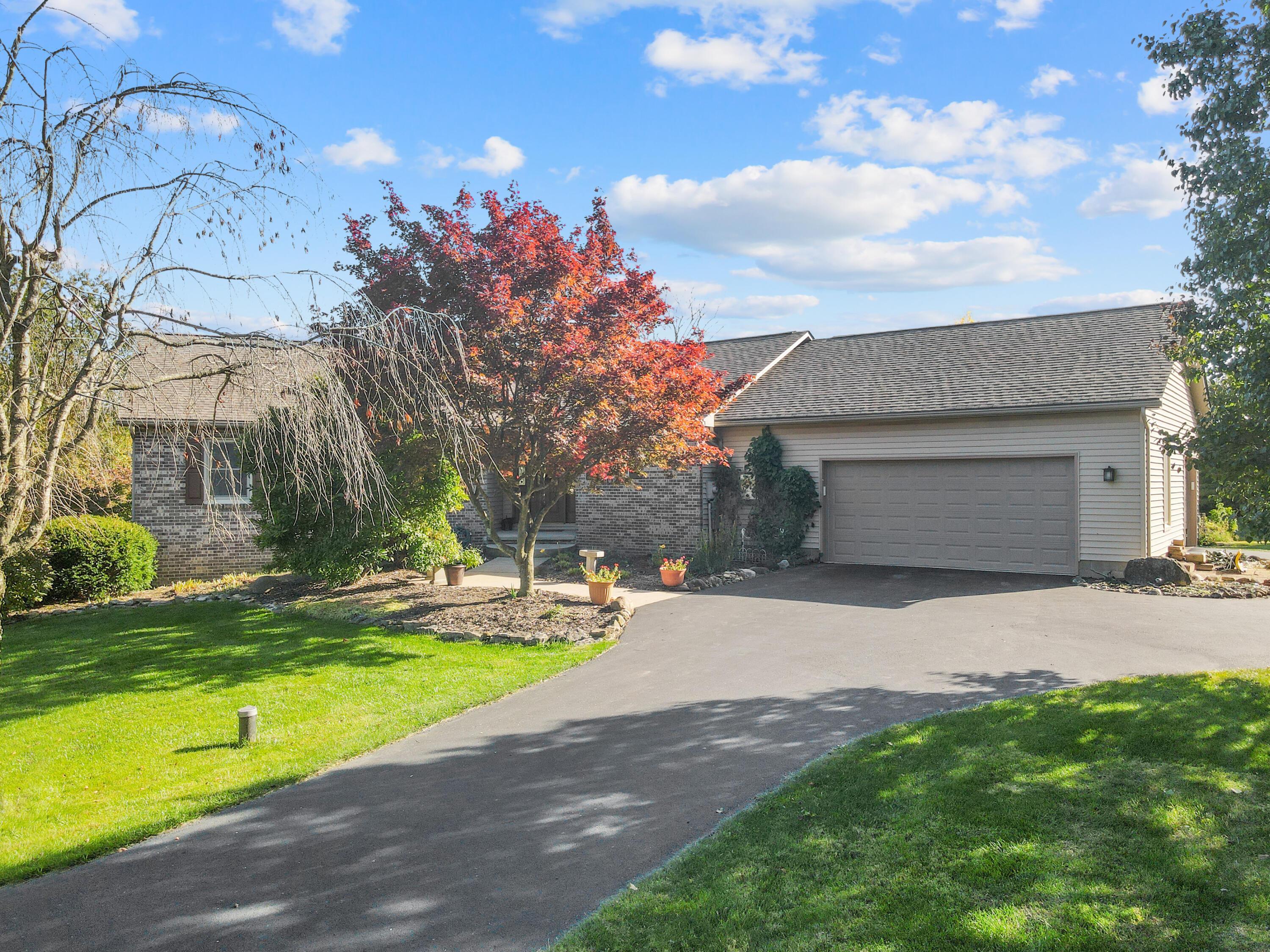 Property Photo: 6153 Dutch Lane Road OH 43031